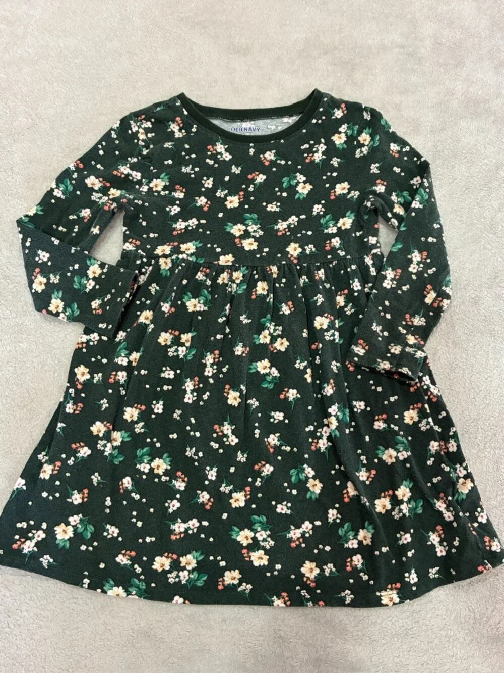 Little Girls Bundle Size 3T-4T, 8 pieces, dresses, jeans, tops, zip up
